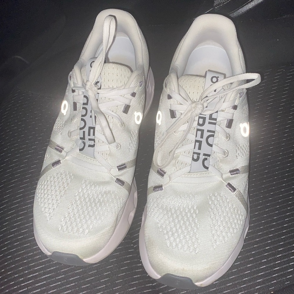 On Cloud Shoes Womens Size 11